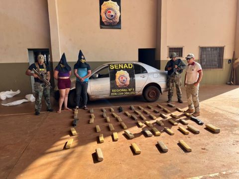 Confiscan carga de droga transportada en auto en Cerro Corá