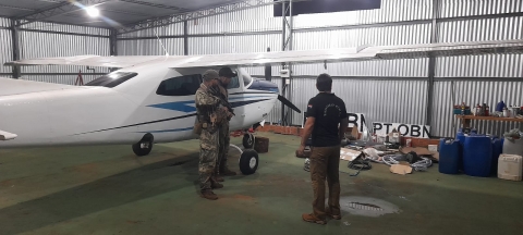 SENAD incautó aeronave narco en hangar equipado con pista y caleta