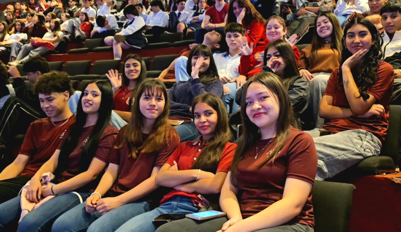 SENAD REUNIÓ A MÁS DE 800 JÓVENES EN FORO EDUCATIVO DE CIERRE DEL PLAN SUMAR EN VILLA ELISA