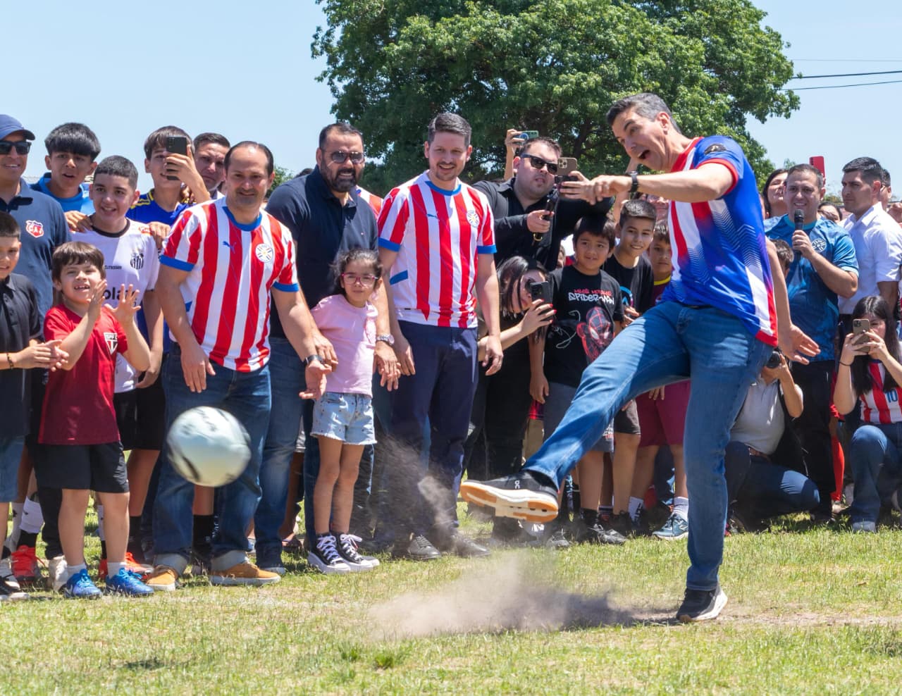 ÉXITO EN EL LANZAMIENTO DEL PROYECTO “SUMAR JUVENTUD SANA” Y LA ACADEMIA DE FÚTBOL “LA JUVE”