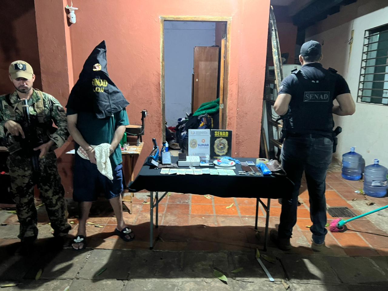 CAPTURAN A PADRE E HIJO POR VENTA DE COCAÍNA EN LAMBARÉ