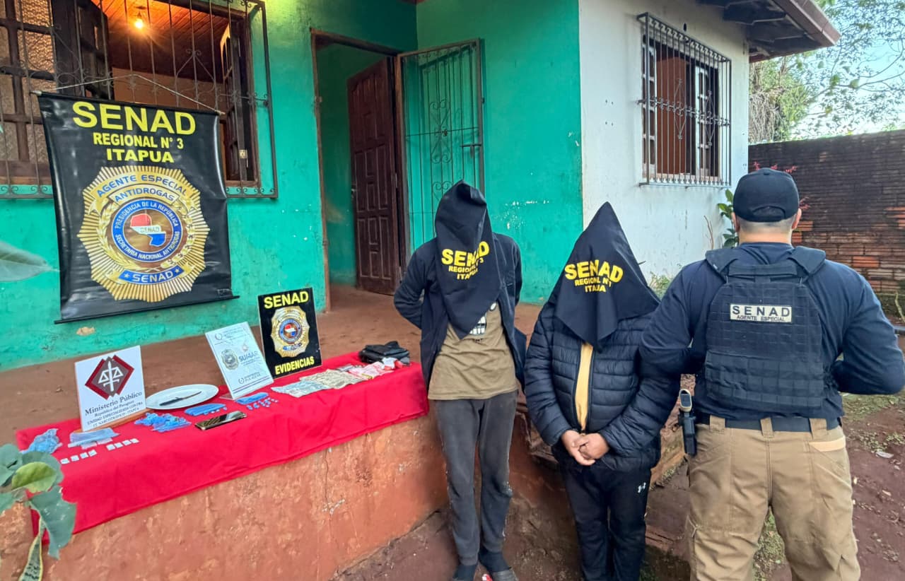 SENAD DETIENE A DOS HOMBRES E INCAUTA DROGAS EN ALLANAMIENTO REALIZADO EN SAN JUAN DEL PARANÁ