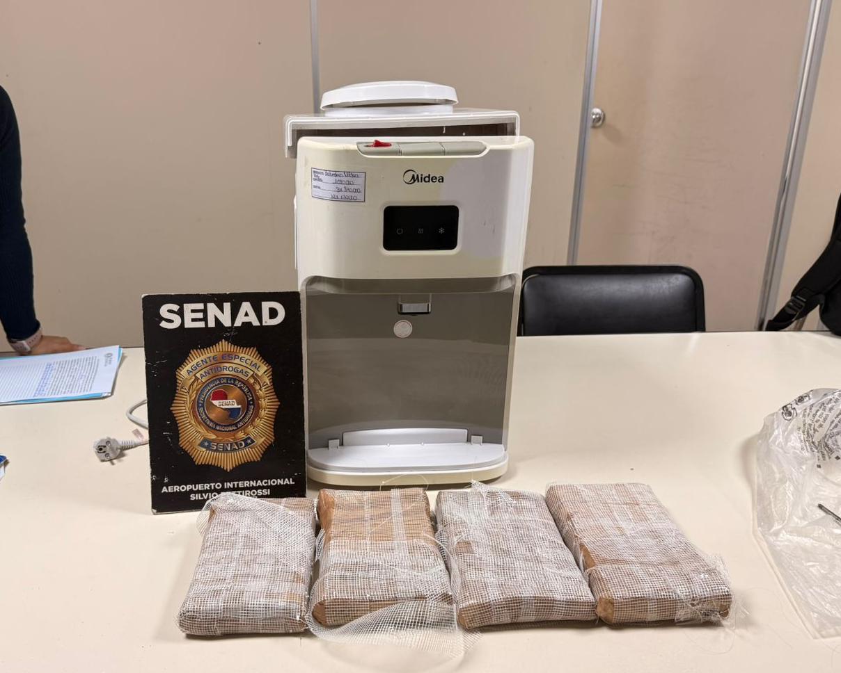 COCAÍNA PARA SICILIA FUE OCULTADA DENTRO DE UN DISPENSADOR DE AGUA