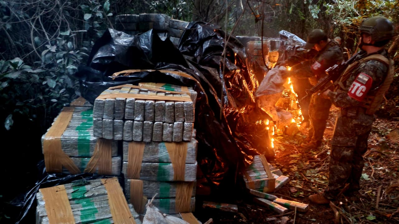 MEGAOPERATIVO CONJUNTO EN AMAMBAY DESTRUYE 53 TONELADAS DE DROGA