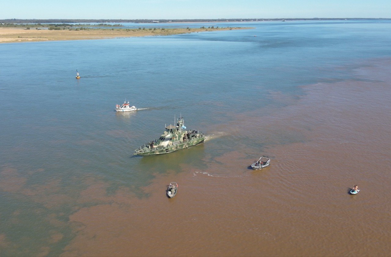 OPERATIVO FLUVIAL BINACIONAL ENTRE PARAGUAY Y ARGENTINA